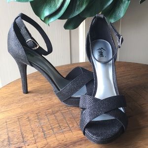 Fioni textured black heels
